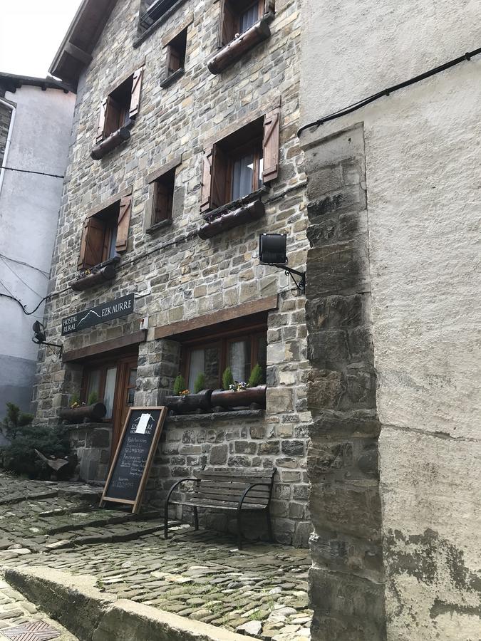 Hostal Ezkaurre Isaba Exterior foto